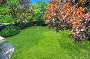 27 Clinton Ln, Hicksville, NY 11801 - Photo 21