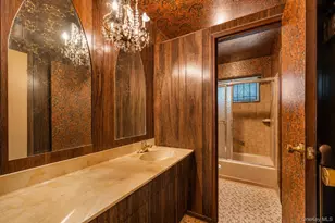 27 Clinton Ln, Hicksville, NY 11801 - Photo 15
