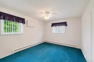 27 Clinton Ln, Hicksville, NY 11801 - Photo 13