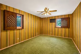 27 Clinton Ln, Hicksville, NY 11801 - Photo 9