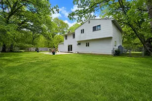 2 Shenandoah Blvd, Coram, NY 11727 - Photo 17