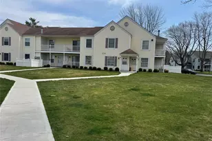 9 Fairview Cir, Middle Island, NY 11953 - Photo 9