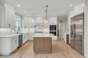 76 Wyoming Ct, Syosset, NY 11791 - Photo 5