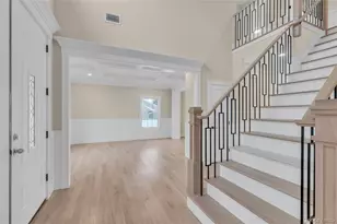76 Wyoming Ct, Syosset, NY 11791 - Photo 3