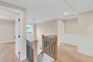 76 Wyoming Ct, Syosset, NY 11791 - Photo 9