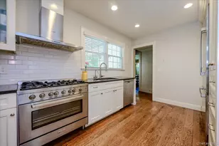 11 Myrtle Dr, Great Neck, NY 11021 - Photo 13