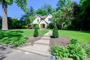 11 Myrtle Dr, Great Neck, NY 11021 - Photo 29