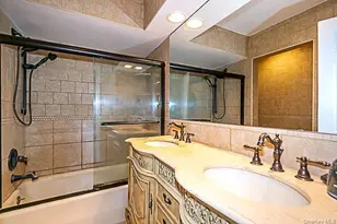21 Canterbury Rd, Great Neck, NY 11021 - Photo 21