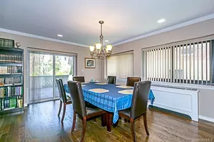 21 Canterbury Rd, Great Neck, NY 11021 - Photo 7