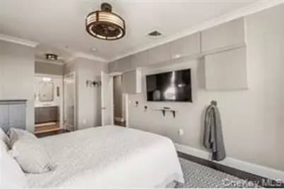 225 Marina Pointe Drive #225, East Rockaway, NY 11518 - Photo 17
