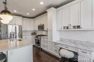 225 Marina Pointe Dr, East Rockaway, NY 11518 - Photo 11