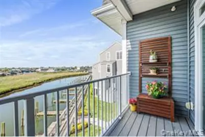 225 Marina Pointe Drive #225, East Rockaway, NY 11518 - Photo 13