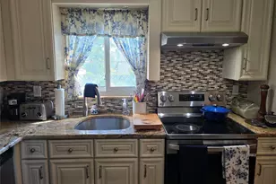 2127 Leighton Rd, Elmont, NY 11003 - Photo 9