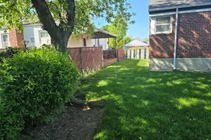 2127 Leighton Rd, Elmont, NY 11003 - Photo 27