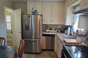 2127 Leighton Rd, Elmont, NY 11003 - Photo 11