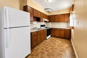 89-46 210th St, Queens Village, NY 11427 - Photo 3