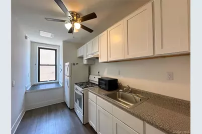246-02 Jericho Turnpike #2, Floral Park, NY 11001 - Photo 3
