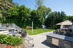 14 Mayfair Dr, Huntington, NY 11743 - Photo 31