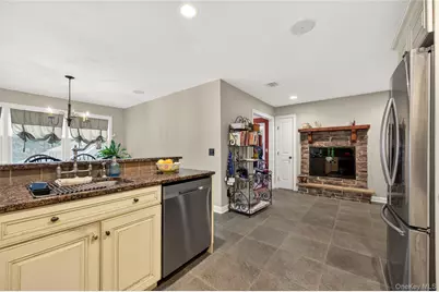 14 Mayfair Drive, Huntington, NY 11743 - Photo 11
