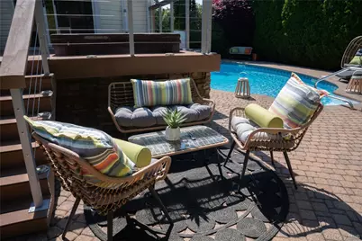 105 Lincoln Road S, Plainview, NY 11803 - Photo 19