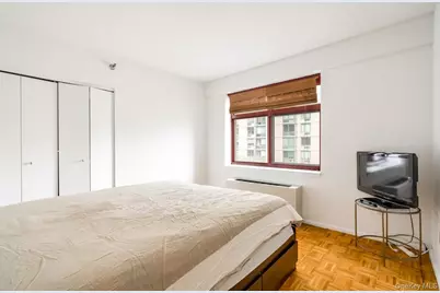 4-74 48th Avenue #4V, Long Island City, NY 11109 - Photo 9