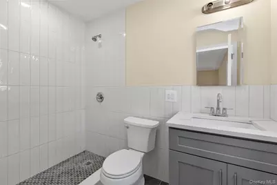 247-13 139th Avenue, Rosedale, NY 11422 - Photo 5