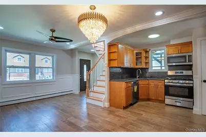459 Roquette Avenue, Floral Park, NY 11001 - Photo 3
