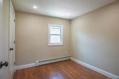 459 Roquette Avenue, Floral Park, NY 11001 - Photo 7