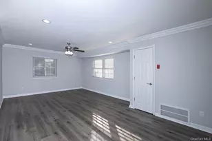 248 Lake Pointe Ct, Middle Island, NY 11953 - Photo 5