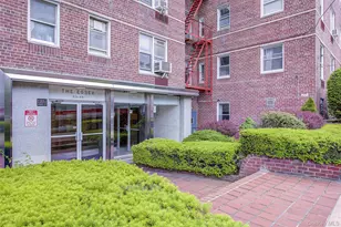 63-45 Saunders St, Rego Park, NY 11374 - Photo 29