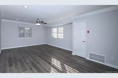 248 Lake Pointe Drive #164, Middle Island, NY 11953 - Photo 5
