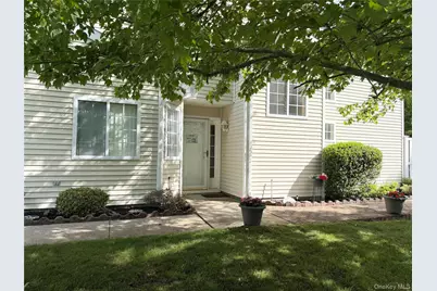 252 Barn Swallow Court, Manorville, NY 11949 - Photo 5