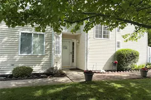 252 Barn Swallow Ct, Manorville, NY 11949 - Photo 5