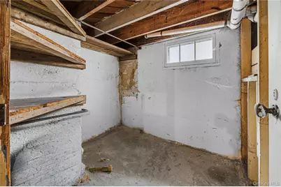28 Cross Street, Locust Valley, NY 11560 - Photo 15