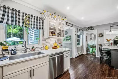 53 Mobrey Lane, Smithtown, NY 11787 - Photo 9