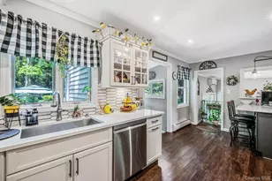 53 Mobrey Ln, Smithtown, NY 11787 - Photo 9