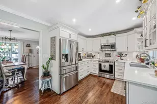 53 Mobrey Ln, Smithtown, NY 11787 - Photo 7