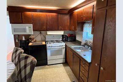 136 Quaker Rd Trailer Park, Pomona, NY 10970 - Photo 13