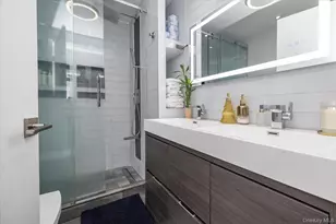 582 Washington Ave, West Hempstead, NY 11552 - Photo 5