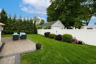 582 Washington Ave, West Hempstead, NY 11552 - Photo 21