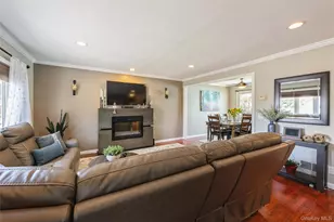 3881 Miller Pl, Levittown, NY 11756 - Photo 7