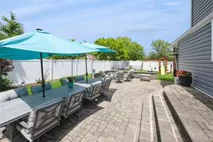 3881 Miller Pl, Levittown, NY 11756 - Photo 29