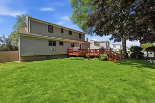 30 Columbine Ln, Kings Park, NY 11754 - Photo 7
