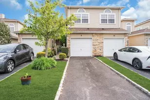 9 Windwatch Dr, Hauppauge, NY 11788 - Photo 3