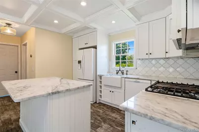 115 Chapel Avenue, Patchogue, NY 11772 - Photo 7