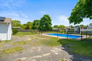 115 Chapel Ave, Patchogue, NY 11772 - Photo 23