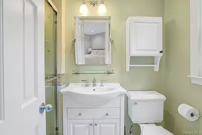 305 Stratton Road, New Rochelle, NY 10804 - Photo 17