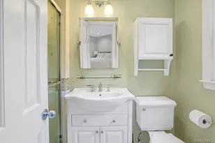 305 Stratton Rd, New Rochelle, NY 10804 - Photo 17