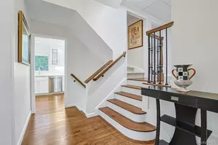 305 Stratton Rd, New Rochelle, NY 10804 - Photo 3