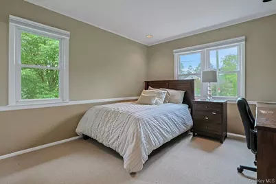 305 Stratton Road, New Rochelle, NY 10804 - Photo 23